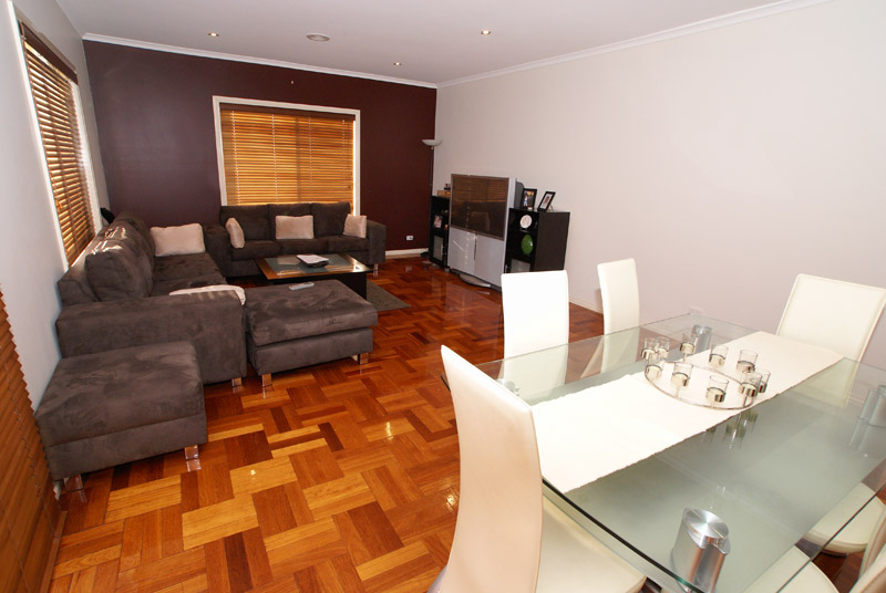 YOUNG AND MODERN Picture