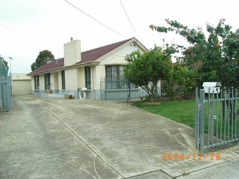 FANTASTIC LOCATION Picture 1