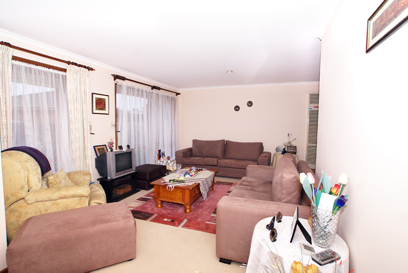 INVEST FOR YOUR FUTURE IN GREAT LOCATION Picture 2