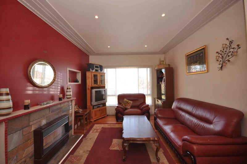 THIS WILL MAKE HEADLINES Picture 2