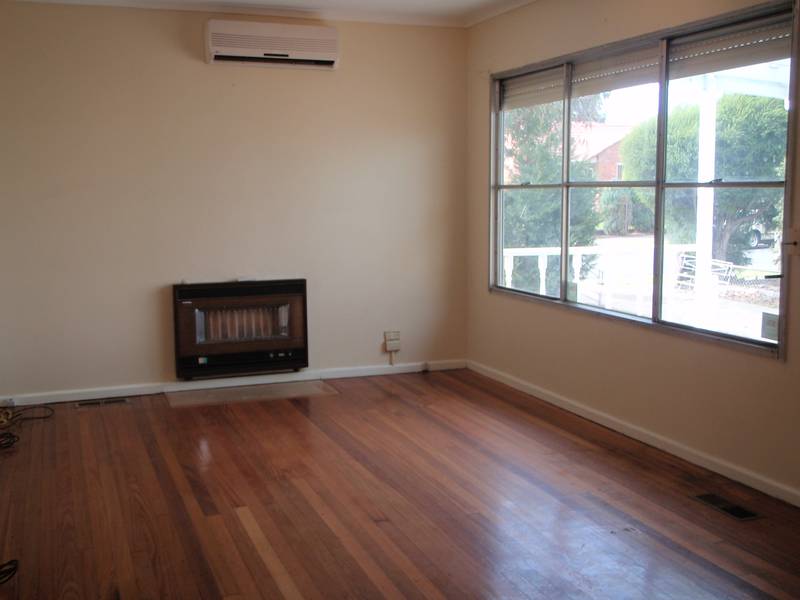 CLOSE TO TRANSPORT Picture 3