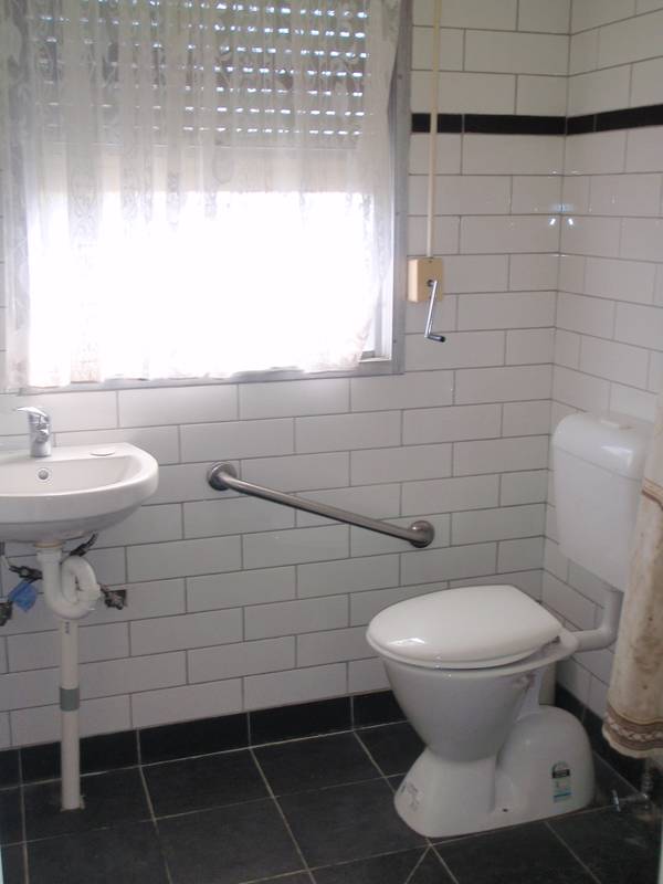 CLOSE TO TRANSPORT Picture 2