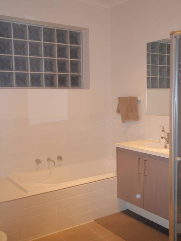 STUNNING TWO BEDROOM Picture 2