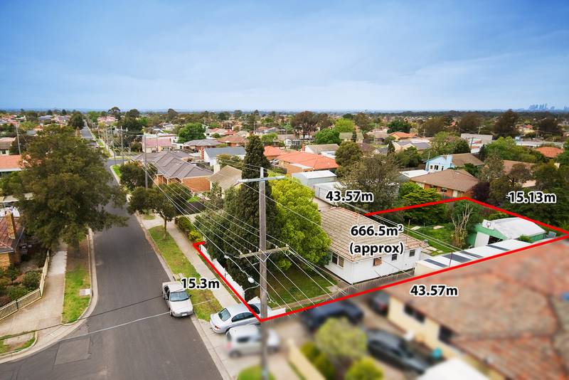 INVESTOR'S DELIGHT -
PLANS AND PERMITS APPROVED FOR TWO STREET FRONTAGE UNITS Picture 1