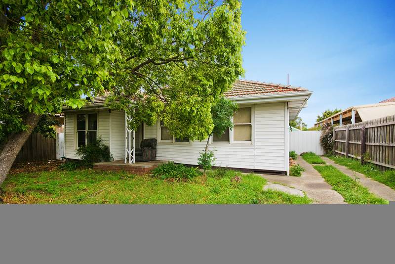 INVESTOR'S DELIGHT -
PLANS AND PERMITS APPROVED FOR TWO STREET FRONTAGE UNITS Picture 2