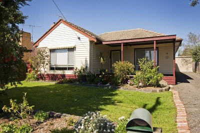 PRIME LOCATION AND MANY OPTIONS Picture