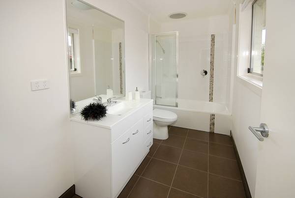 Whole Complex of Four Picture 2