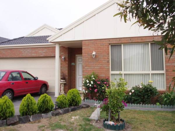 AS NEW. GREAT 4 BEDROOM HOME AND SPACIOUS Picture 1