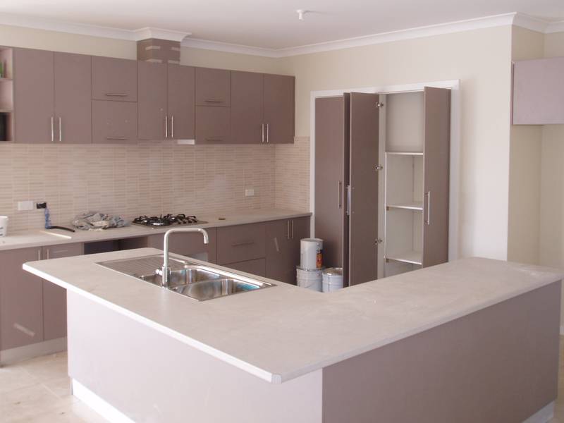 SPACIOUS FOUR BEDROOM HOME Picture 2