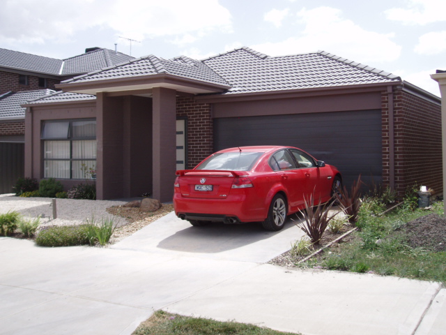 Everything you need and still room to move! Picture 1