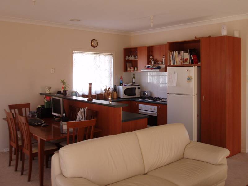 GREAT FOR FIRST HOME BUYERS OR INVESMENT Picture 3