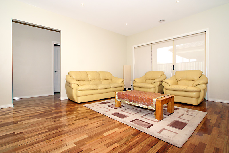 Move Straight in and Enjoy. Picture 3