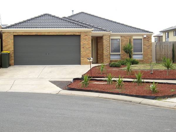 TO BE TREASURED & ENJOYED - gardener included Picture 1