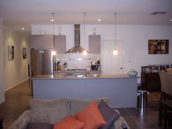 A CONTEMPORARY RESIDENCE IN A PRIME LOCATION Picture