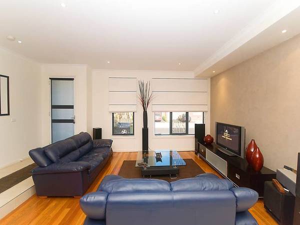 STYLE AND FLAIR! Picture 2