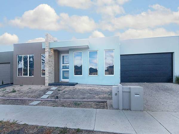 STYLE AND FLAIR! Picture 1