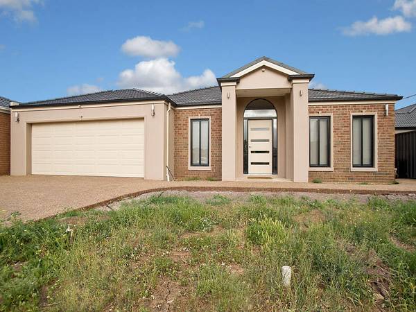 STYLISH SUBURBAN LIVING Picture 1