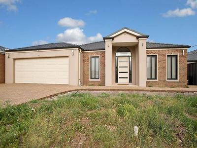 STYLISH SUBURBAN LIVING Picture