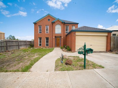 IDEAL FAMILY HOME! Picture