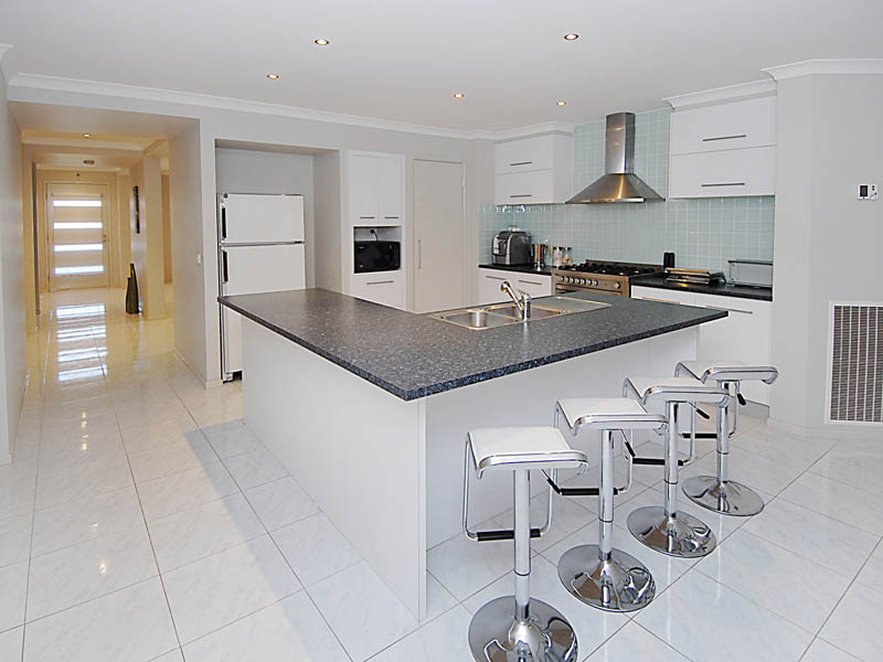 EXECUTIVE LIVING Picture 2