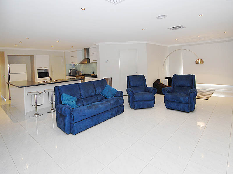 EXECUTIVE LIVING Picture 3