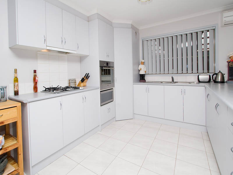 A SPACIOUS HOME PERFECT FOR A GROWING FAMILY Picture 3