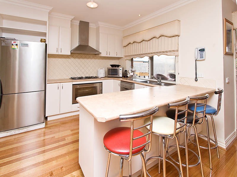 WHERE QUALITY MEETS THE EYE Picture 3