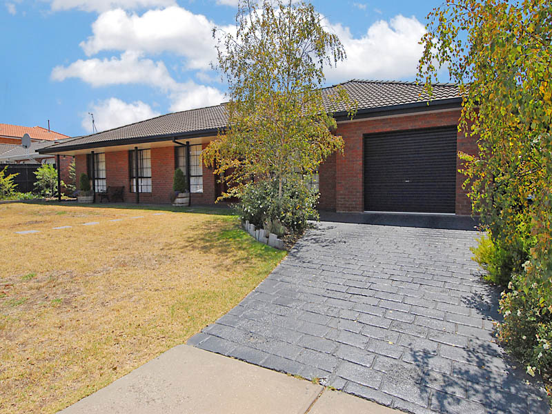 AFFORDABILITY IN TAYLORS LAKES... Picture 1