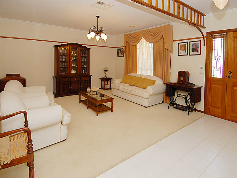 AFFORDABILITY IN TAYLORS LAKES... Picture 3