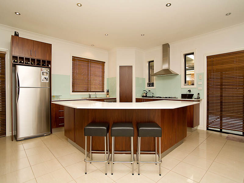 LOCATION PLUS QUALITY Picture