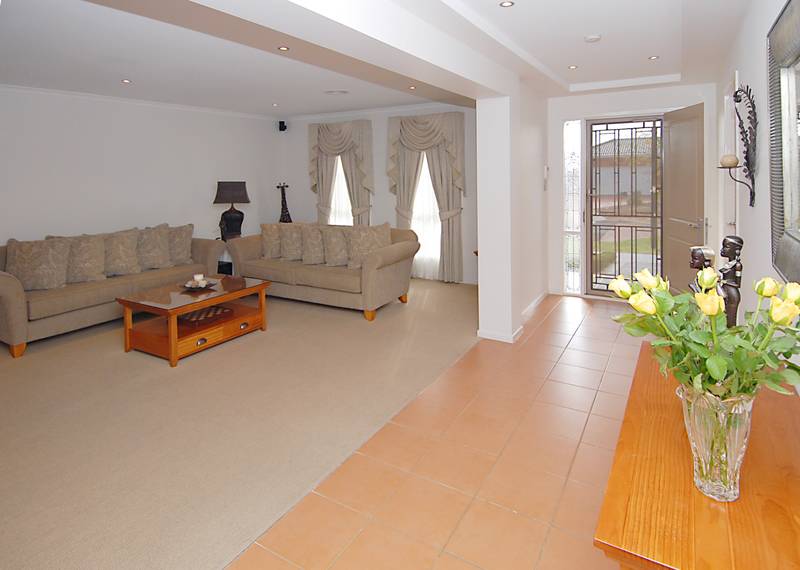 COME HOME TO STYLE... Picture 2