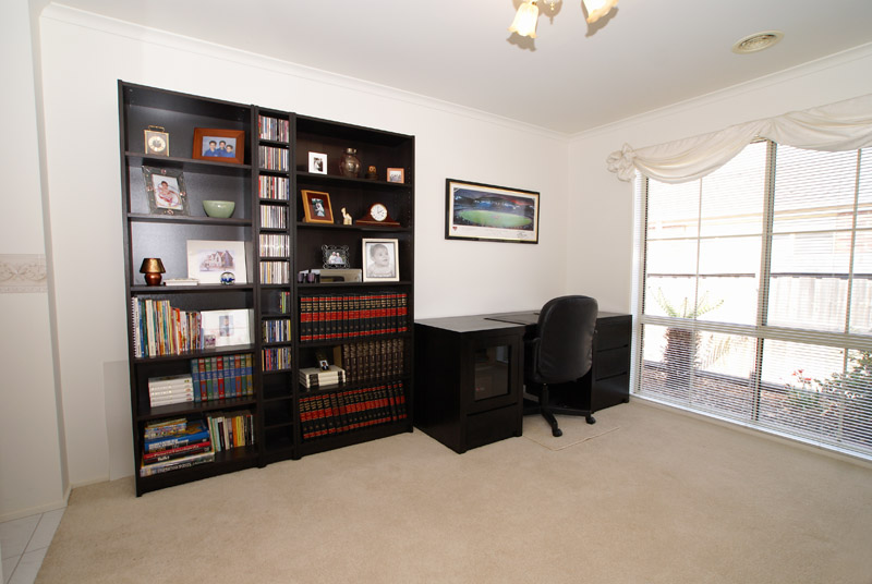 A TERRIFIC LOCATION TO BRING UP YOUR FAMILY Picture 3