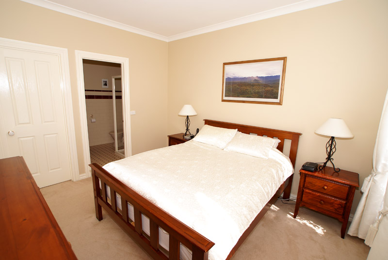 PRETTY AS A PICTURE Picture 3