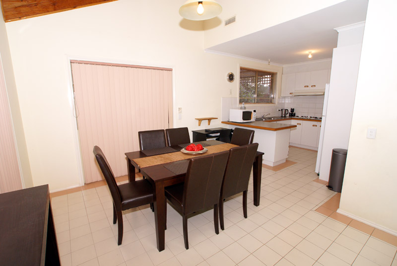 DELIGHTFUL VILLA IN A QUIET LOCATION Picture 2