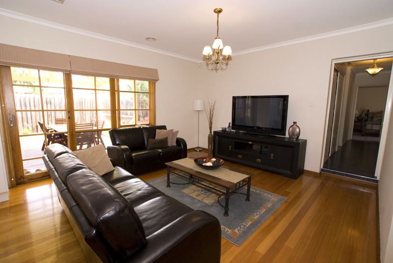 FAMILY LIVING AT ITS BEST! Picture 3