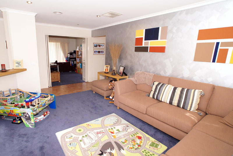 SUPERB FAMILY LIVING Picture 2