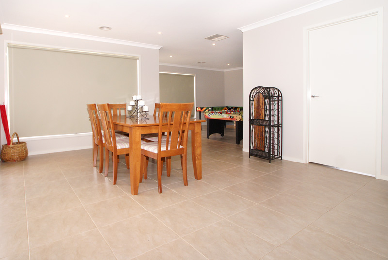 GLAMOUR, SPACE AND PRESTIGE Picture 2