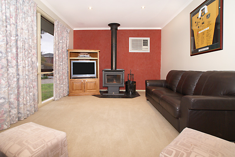 MOVE STRAIGHT IN AND ENJOY... Picture 3