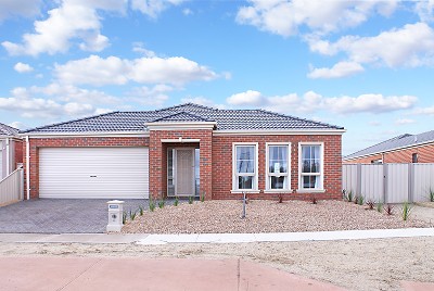 MOVE IN, RELAX & ENJOY... Picture