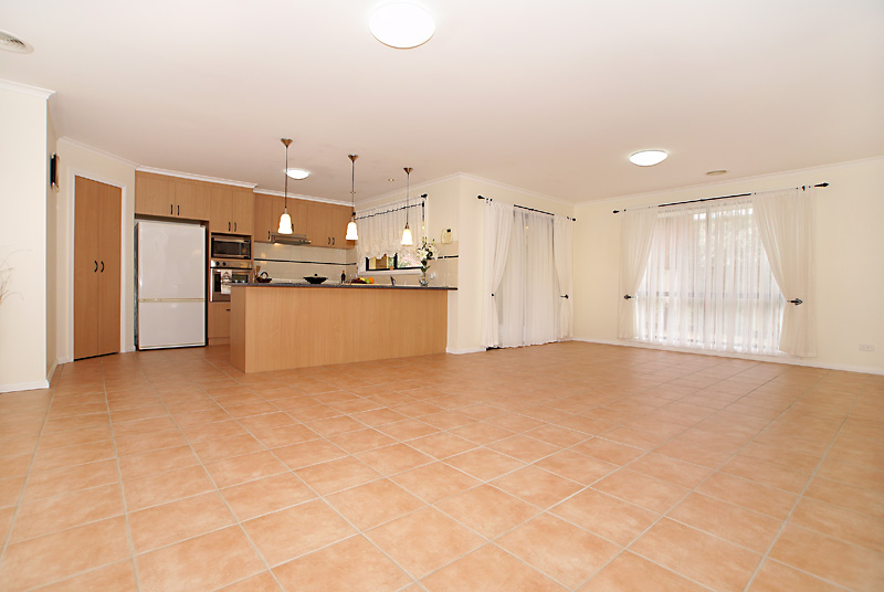 GREAT LIVING LIFESTYLE AND LOCATION Picture 3