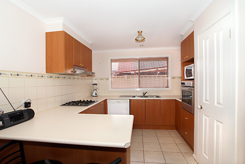 FAMILY HOME IN A QUIET LOCATION Picture 3