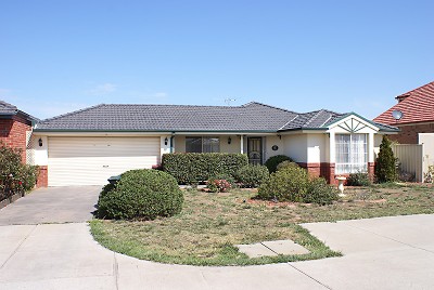 FAMILY HOME IN A QUIET LOCATION Picture