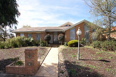 QUALITY, SPACE, ENTERTAINING - HOME. Picture QUALITY, SPACE, ENTERTAINING - HOME. Picture