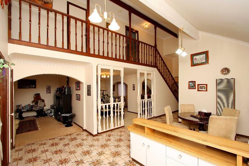 GREAT FAMILY HOME Picture 3