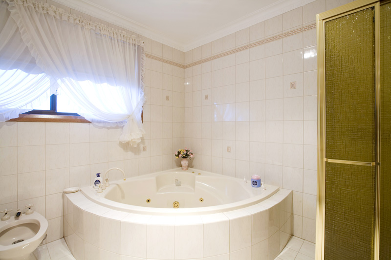 SPACIOUS TWO-STOREY BRICK FAMILY HOME Picture SPACIOUS TWO-STOREY BRICK FAMILY HOME Picture