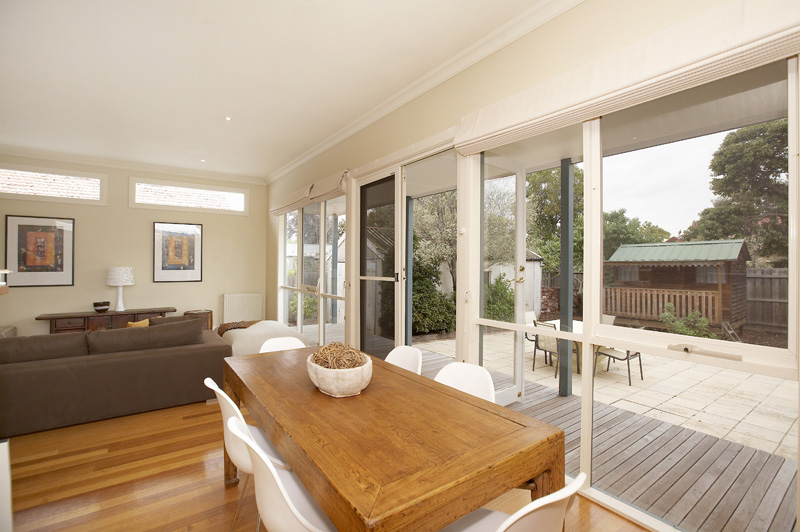 Comprehensively renovated Californian Bungalow Picture 3