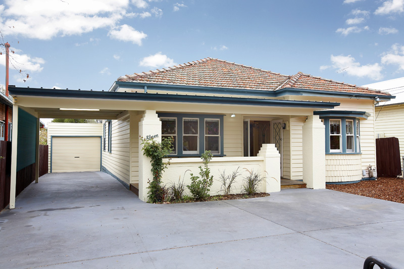 Comprehensively renovated Californian Bungalow Picture 1