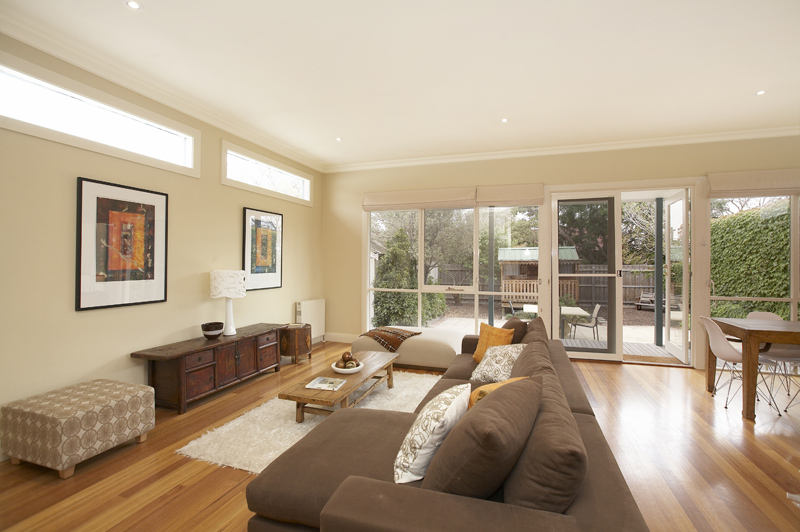 Comprehensively renovated Californian Bungalow Picture 2