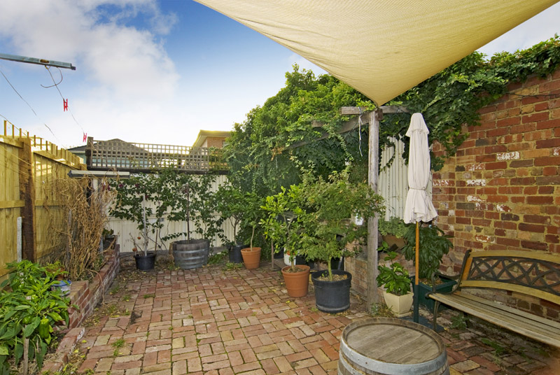 SINGLE FRONTED VICTORIAN TERRACE Picture 2