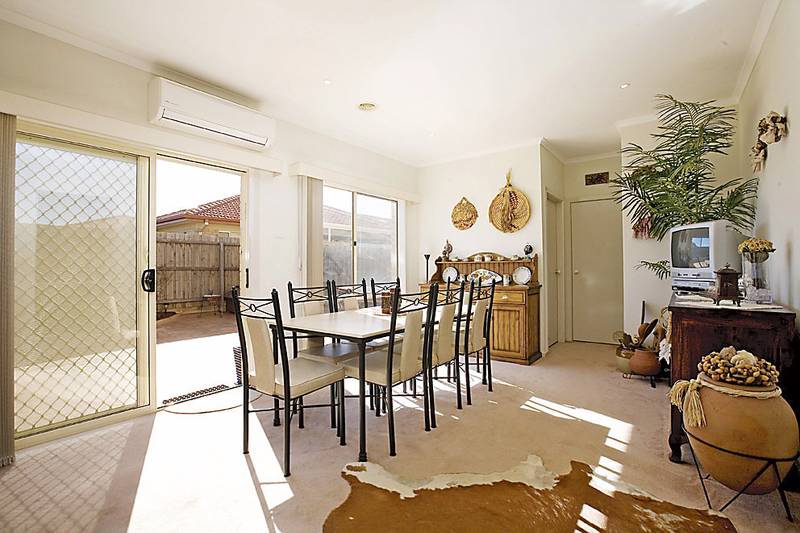 A HOME WITH EVERYTHING ONE COULD WISH FOR Picture 3